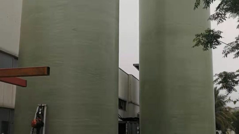 不锈钢焊接烟尘滤筒除尘器：材质选择与性能解析